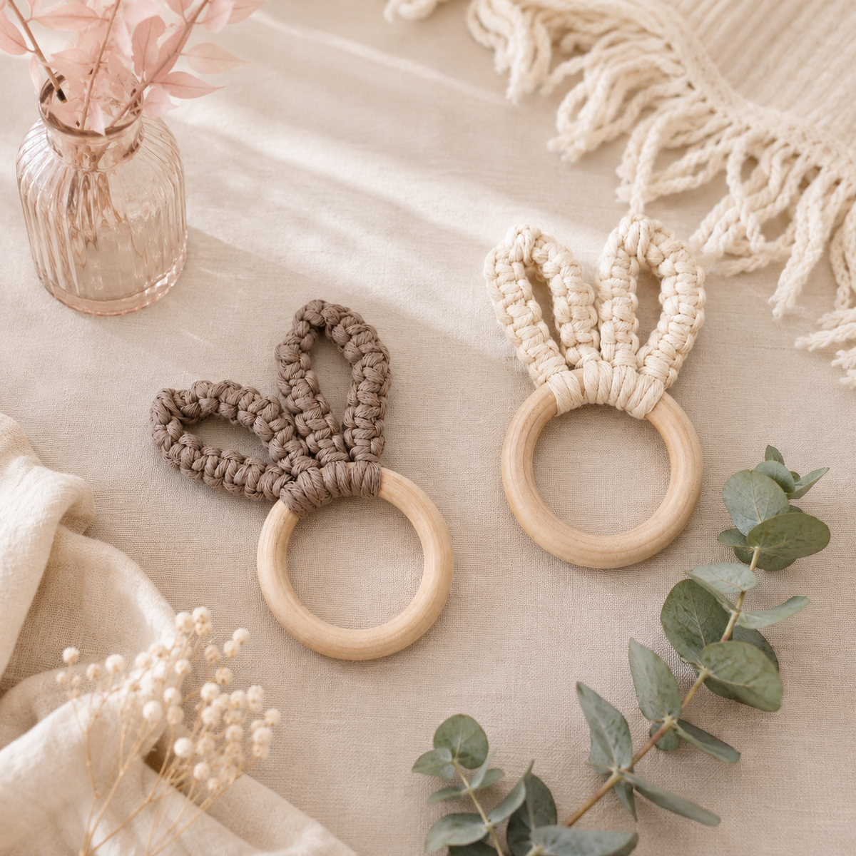 Houten ring met Macramé Konijnenoren