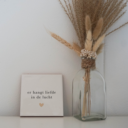 Tegeltje - Er hangt liefde in de lucht